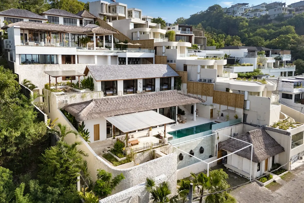 4 BR Designer Thatched Villa Uluwatu — 4BR Villa Rental in Uluwatu — image 1