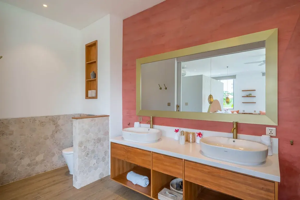 5 BR Beachfront Infinity-Pool Villa Canggu — 5BR Villa Rental in Canggu — image 15