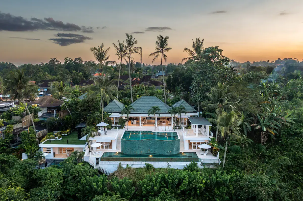 4 BR Jungle-View Infinity-Pool Villa Ubud — 4BR Villa Rental in Ubud — image 5