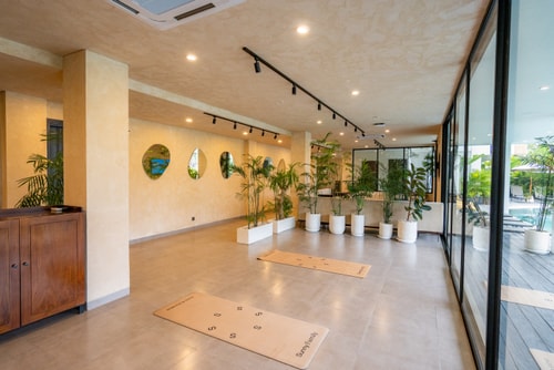 SB 303 - 1BR Pool Suite, Near Batu Belig Beach - Canggu, Bali — image 16