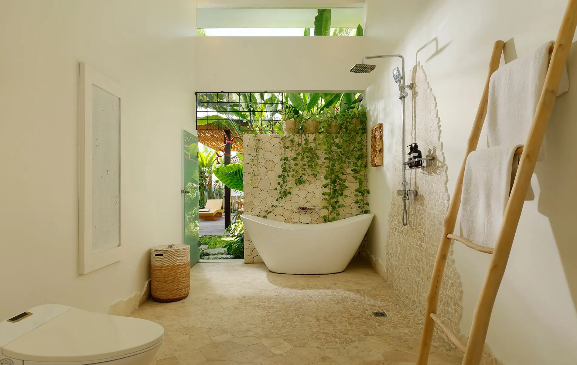 3 BR Tropical-Modern Courtyard Villa Sanur — 3BR Villa Rental in Sanur — image 9