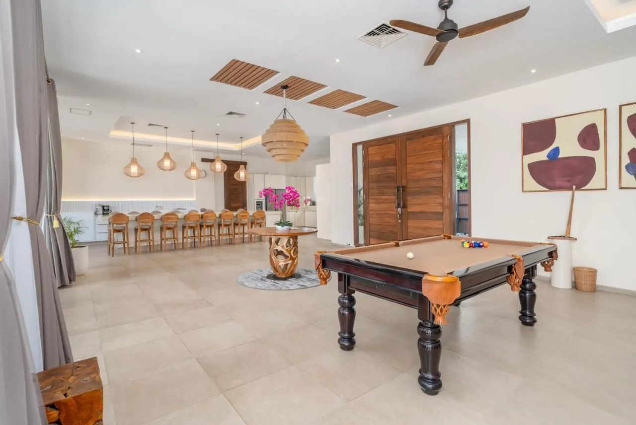 7 BR Tropical Garden Pavilion Villa Canggu — 7BR Villa Rental in Canggu — image 17