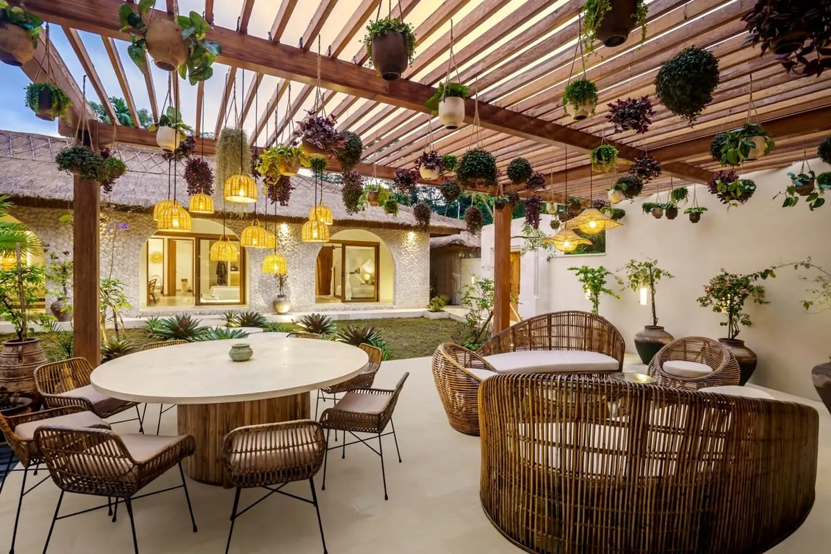 6 BR Thatched Courtyard Villa Ubud — 6BR Villa Rental in Ubud — image 8