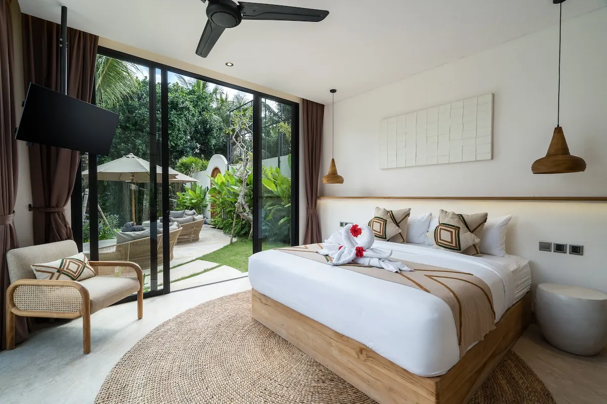 6 BR Tropical-Modern Infinity-Pool Villa Ubud — 6BR Villa Rental in Ubud — image 16