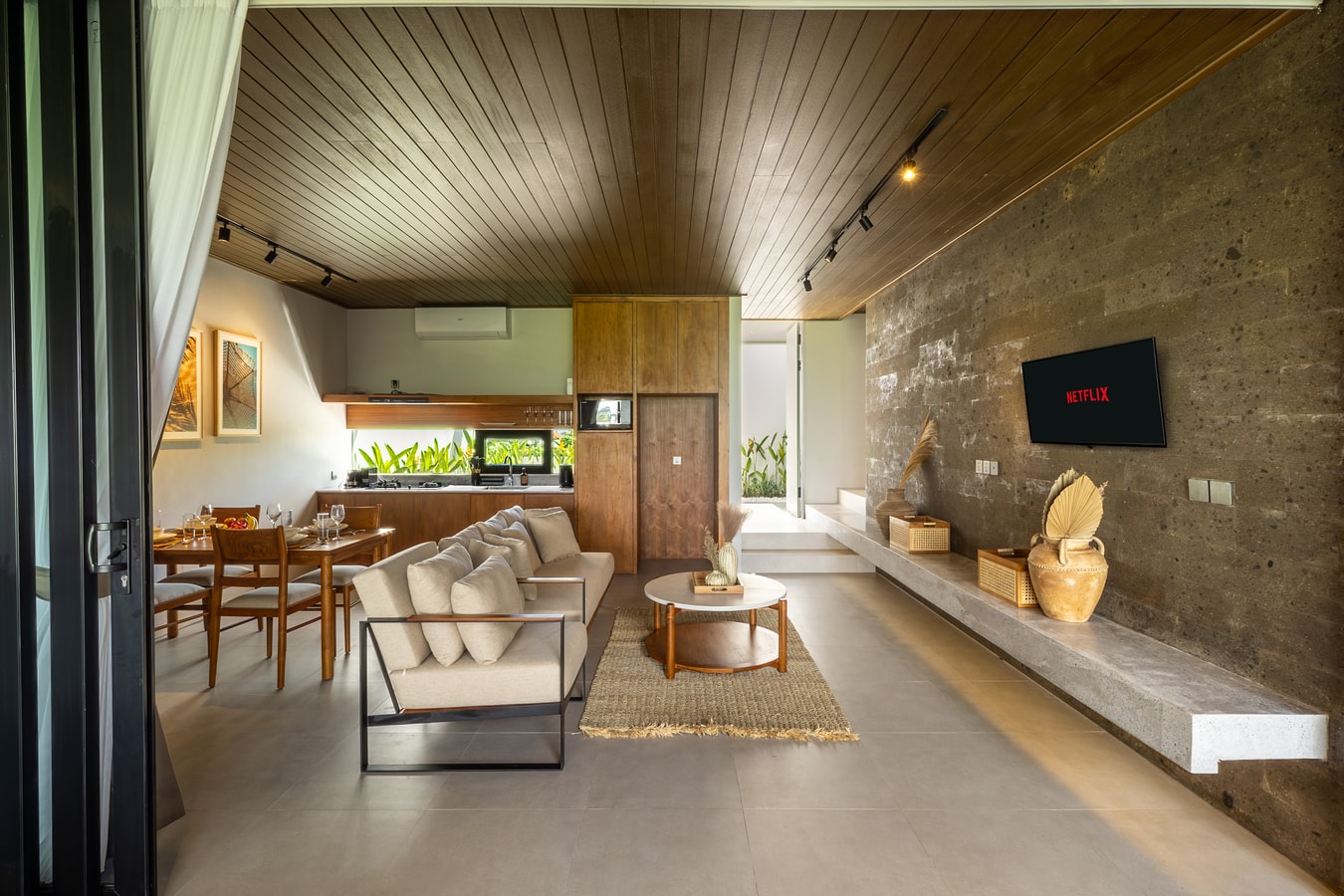 3BR Canggu Villa | Paddy View Pool, Near Gyms in Canggu, Bali — image 3
