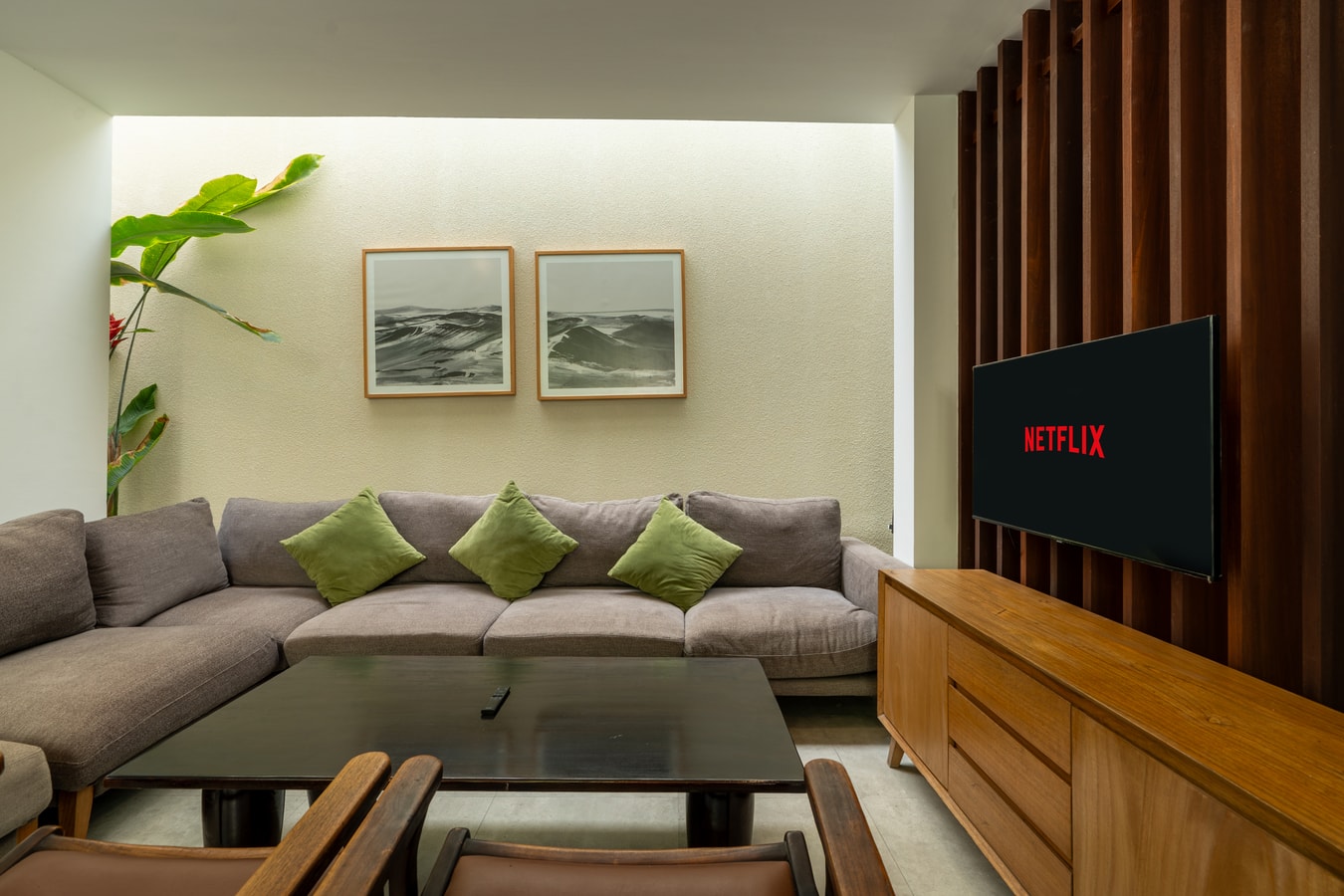 Modern 4BR Berawa Villa | Pool, Near Beach & Finns in Canggu, Bali — image 19