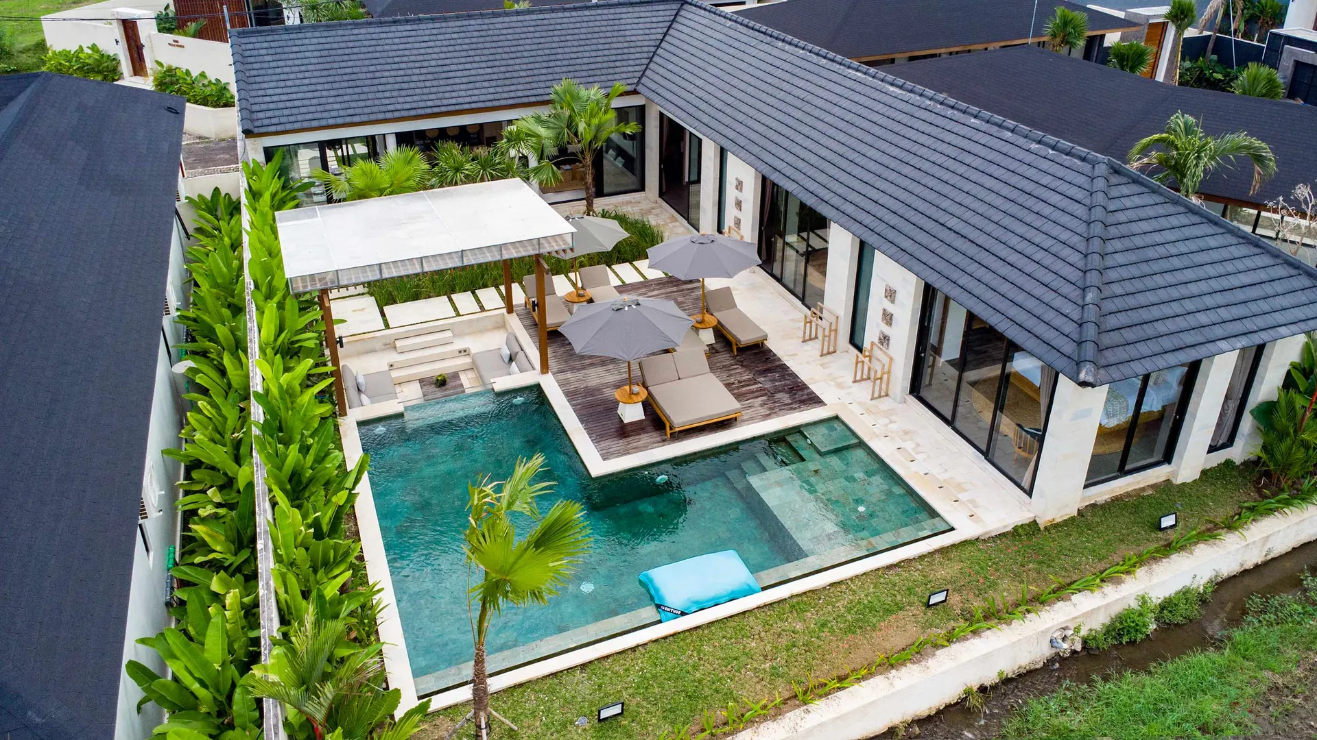 3 BR Rice-Field Infinity-Pool Villa Ubud — 3BR Villa Rental in Ubud — image 8