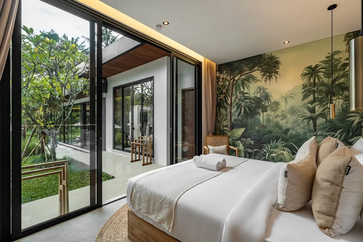 6 BR Tropical-Modern Courtyard Villa Ubud — 6BR Villa Rental in Ubud — image 2