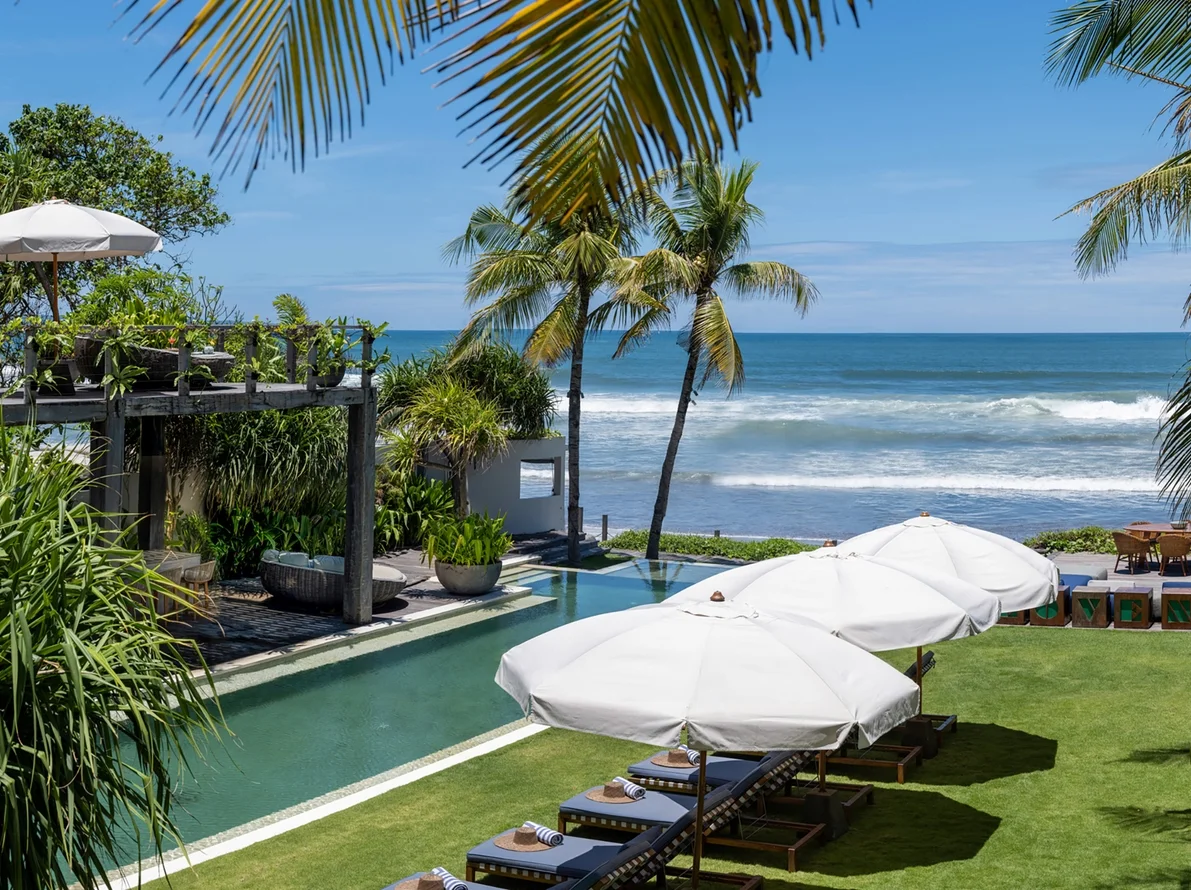 6-Bedroom Beachfront Villa in Seminyak – Private Spa, 27m Pool & Full Staff — image 9