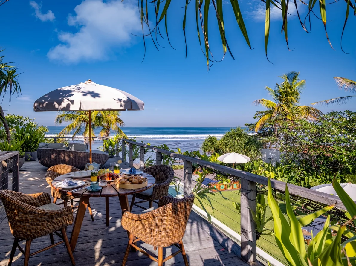 6-Bedroom Beachfront Villa in Seminyak – Private Spa, 27m Pool & Full Staff — image 17