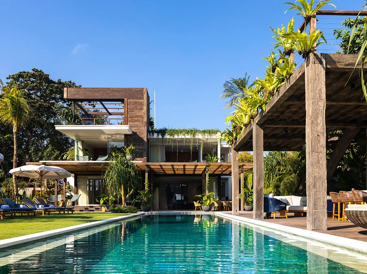 6-Bedroom Beachfront Villa in Seminyak – Private Spa, 27m Pool & Full Staff — image 10