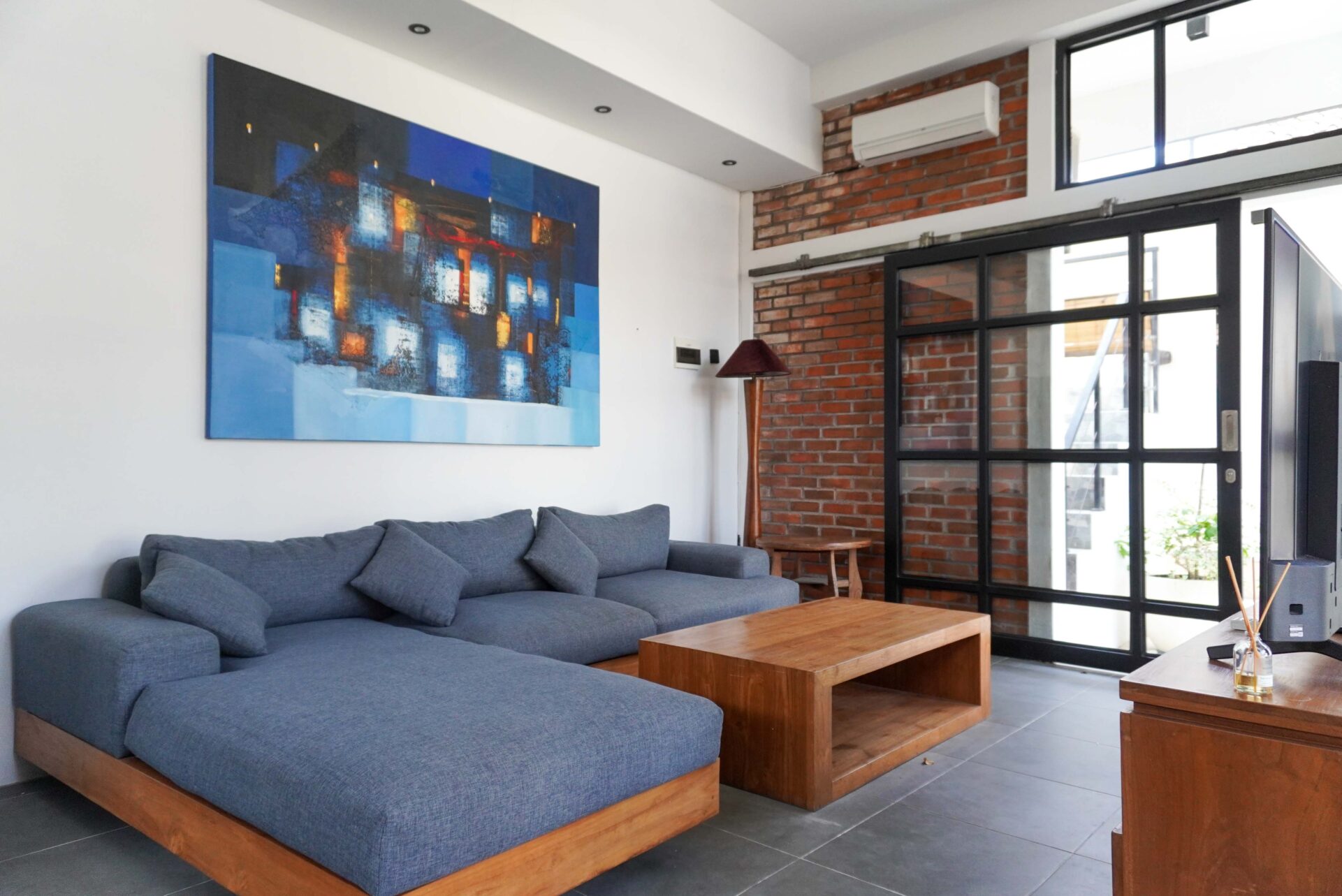 Spacious 6 Bedroom Family Villa with Private Pool for Yearly Rent in Umalas — image 12