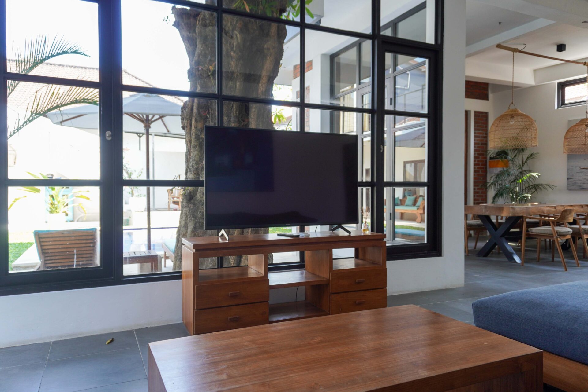 Spacious 6 Bedroom Family Villa with Private Pool for Yearly Rent in Umalas — image 11