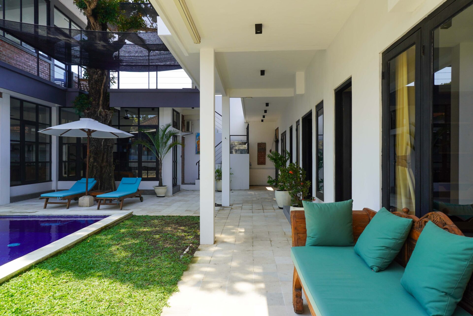 Spacious 6 Bedroom Family Villa with Private Pool for Yearly Rent in Umalas — image 5