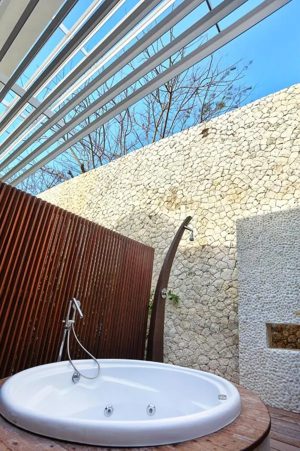 6 BR Sea-View Infinity-Pool Villa Uluwatu — 6BR Villa Rental in Uluwatu — image 11