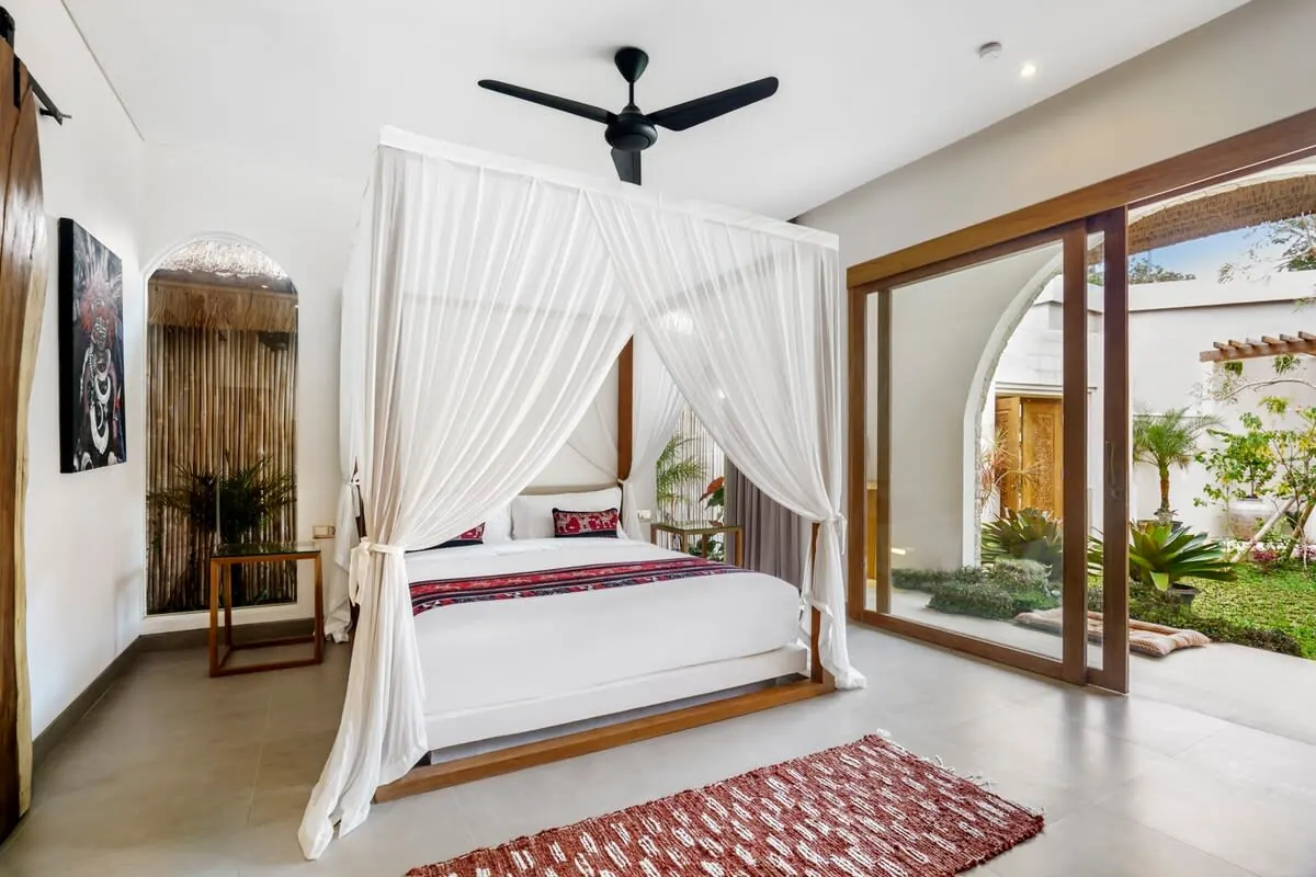 6 BR Thatched Courtyard Villa Ubud — 6BR Villa Rental in Ubud — image 13