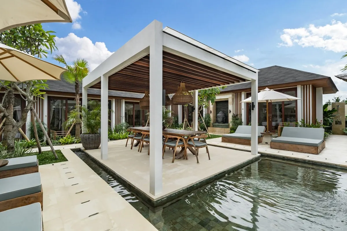 6 BR Thatched Tropical Garden Villa Ubud — 6BR Villa Rental in Ubud — image 11