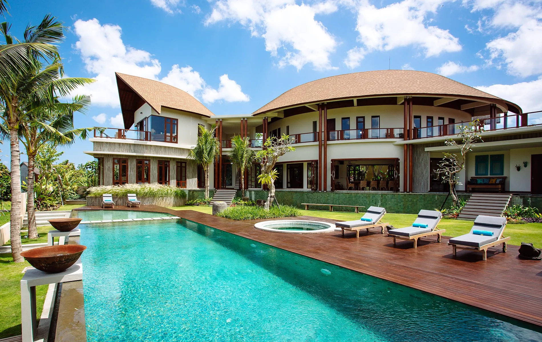 5 BR Tropical-Modern Garden Villa Seminyak — 5BR Villa Rental in Seminyak