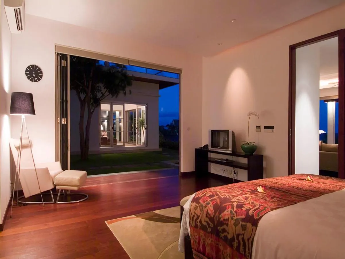 6 BR Ocean-View Garden Villa Sanur — 6BR Villa Rental in Sanur — image 16