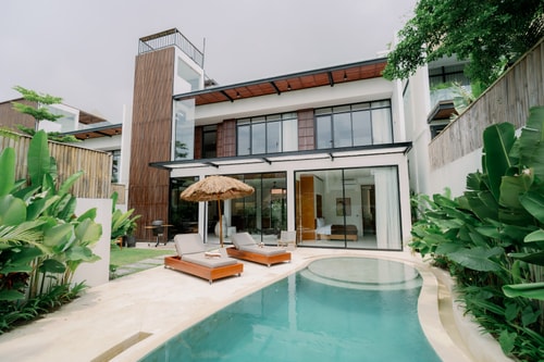 4BR Canggu Retreat Villa – Sunbed Rooftop & Pool in Canggu, Bali — image 1