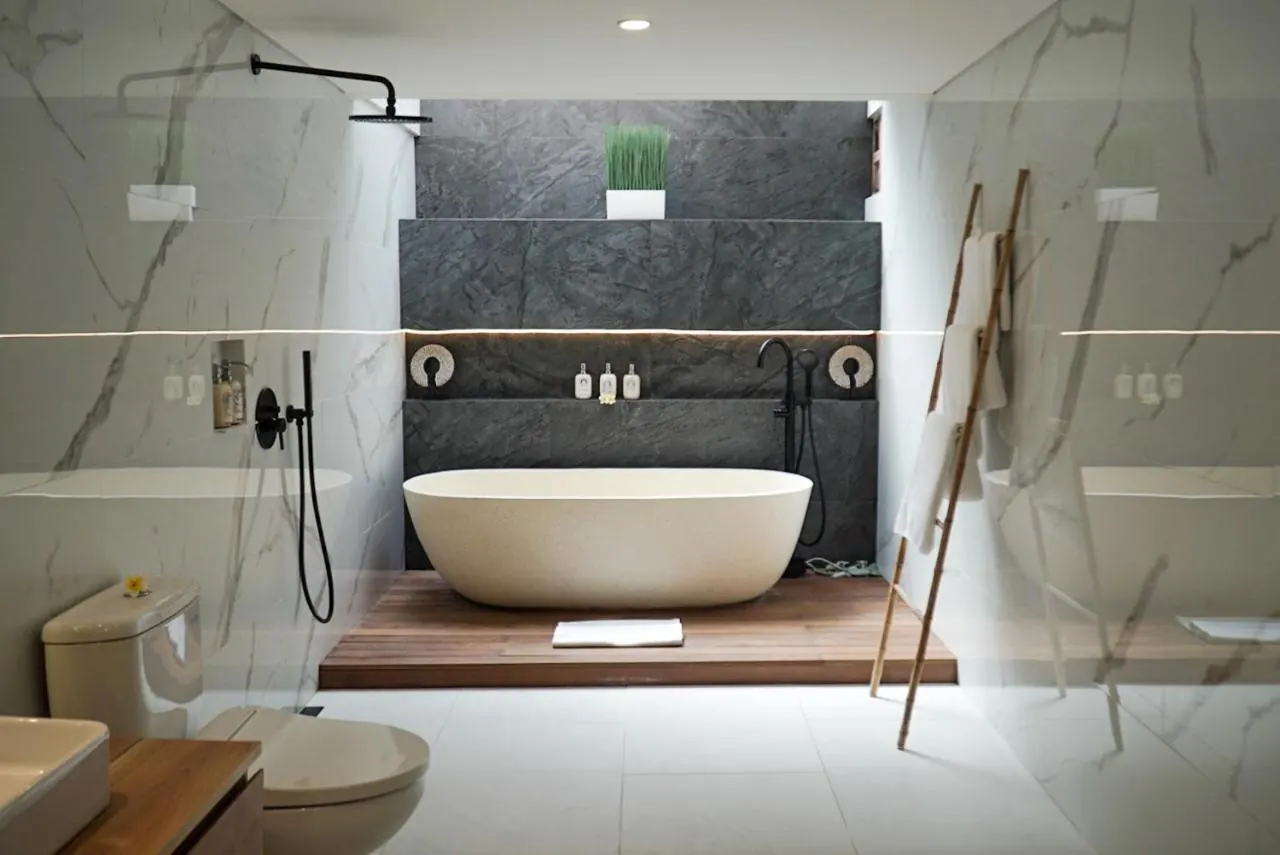 7 BR Tropical Garden Pool Villa Canggu — 7BR Villa Rental in Canggu — image 6