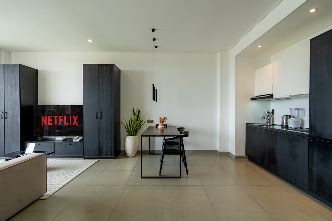 SB 410 - 1BR Suite with Balcony and Pool, Canggu - Canggu, Bali — image 5