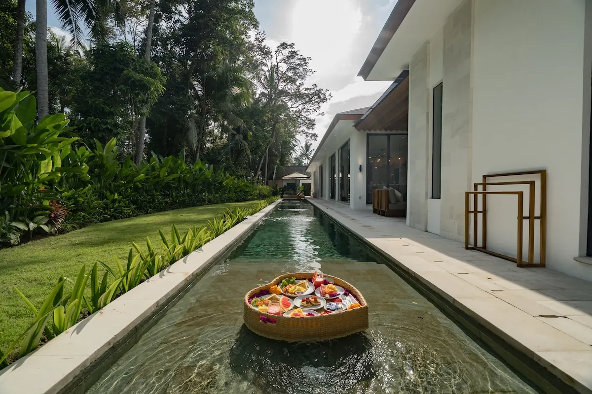 4 BR Jungle Infinity-Pool Villa Ubud — 4BR Villa Rental in Ubud — image 4