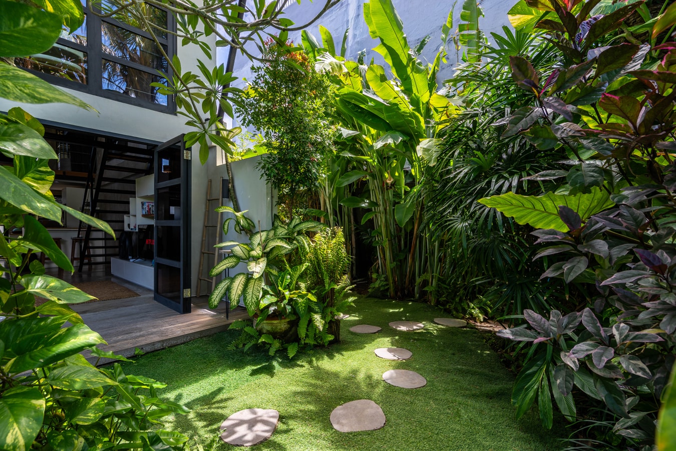 1BR Berawa Industrial Loft | BBQ Courtyard & Pool in Canggu, Bali — image 15