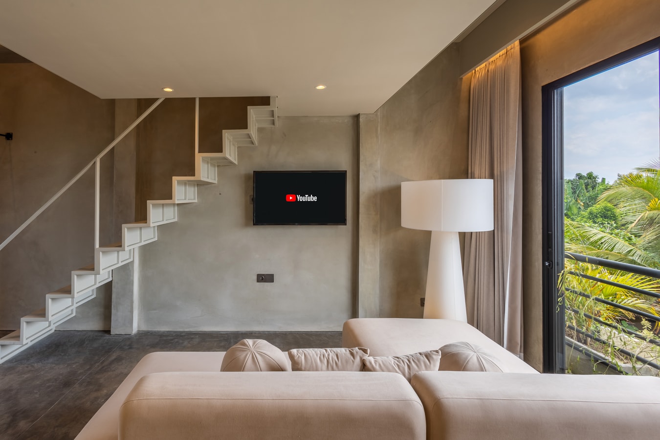 Stylish 1BR Loft | Close to Ubud Palace & Market - Ubud, Bali — image 3