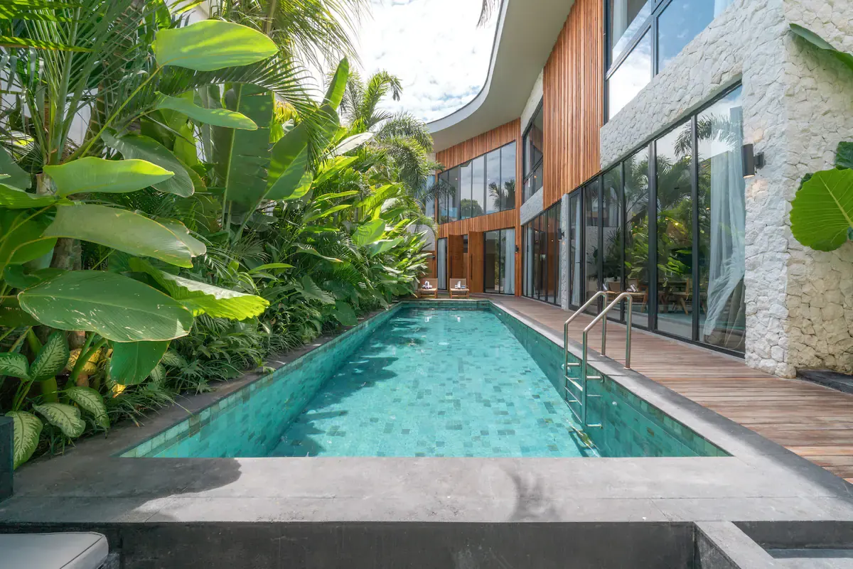 5 BR Walk-to-Beach Tropical-Modern Villa Canggu — 5BR Villa Rental in Canggu — image 13