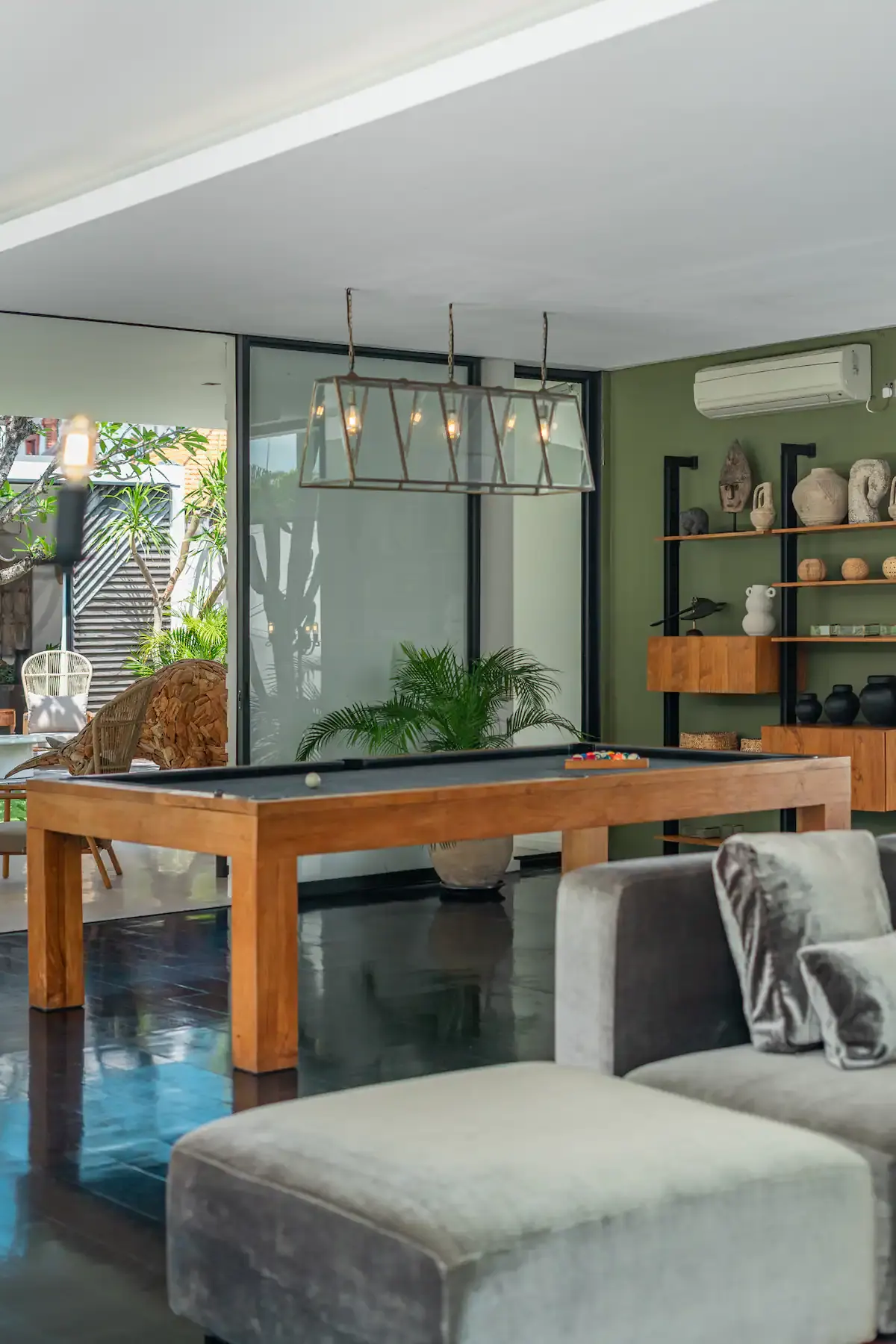 6 BR Bohemian Walk-to-Beach Villa Seminyak — 6BR Villa Rental in Seminyak — image 15
