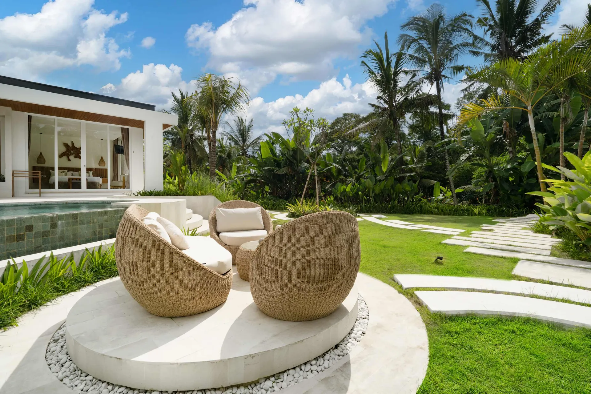 6 BR Tropical Garden Pool Retreat Ubud — 6BR Villa Rental in Ubud — image 6