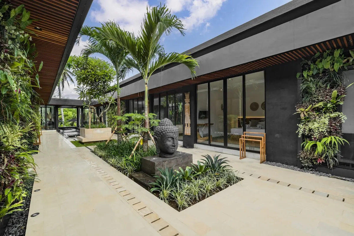 5 BR Designer Tropical-Modern Retreat Ubud — 5BR Villa Rental in Ubud — image 5