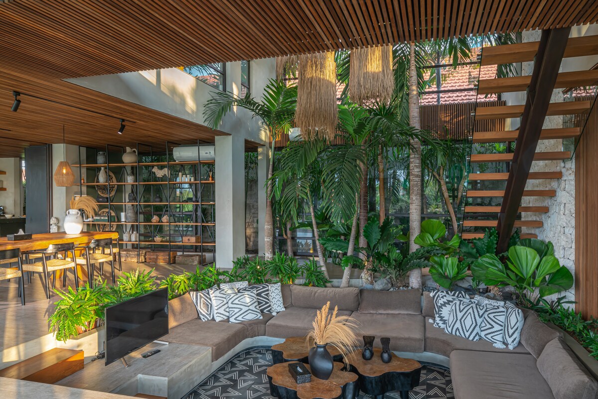 Cala Saona — 8BR Villa Rental in Canggu — image 2