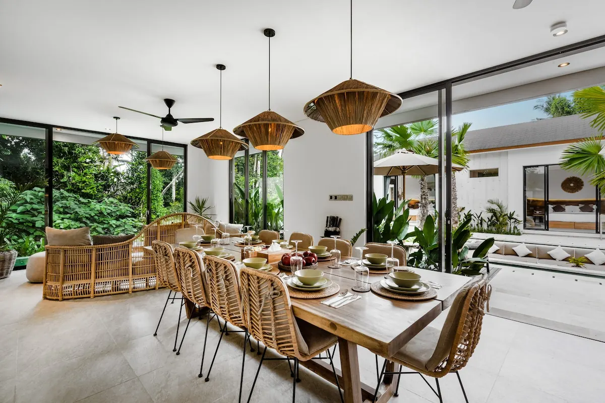 8 BR Tropical-Modern Courtyard Estate Ubud — 8BR Estate Rental in Ubud — image 5
