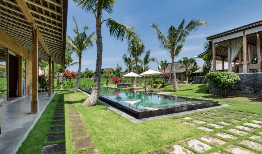 Kerobokan Villa 323 — image 11