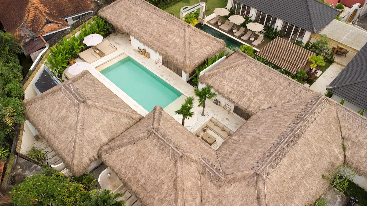 4 BR Thatched Courtyard Villa Ubud — 4BR Villa Rental in Ubud — image 6