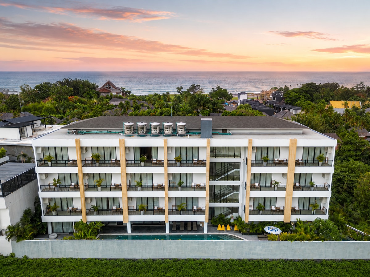 SB 208 - 1BR Pool Suite, Near Batu Belig Beach in Canggu, Bali — image 9