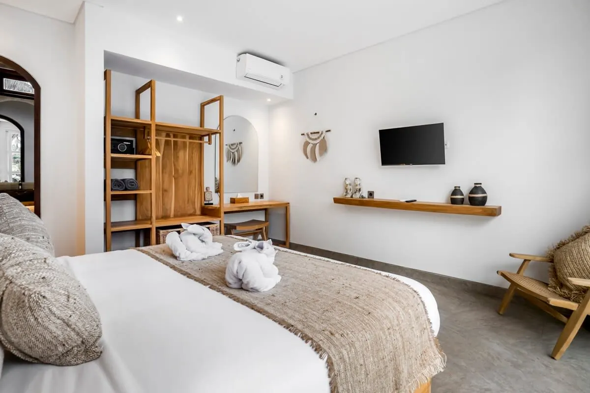 3 BR White Tropical Garden Villa Ubud — 3BR Villa Rental in Ubud — image 15