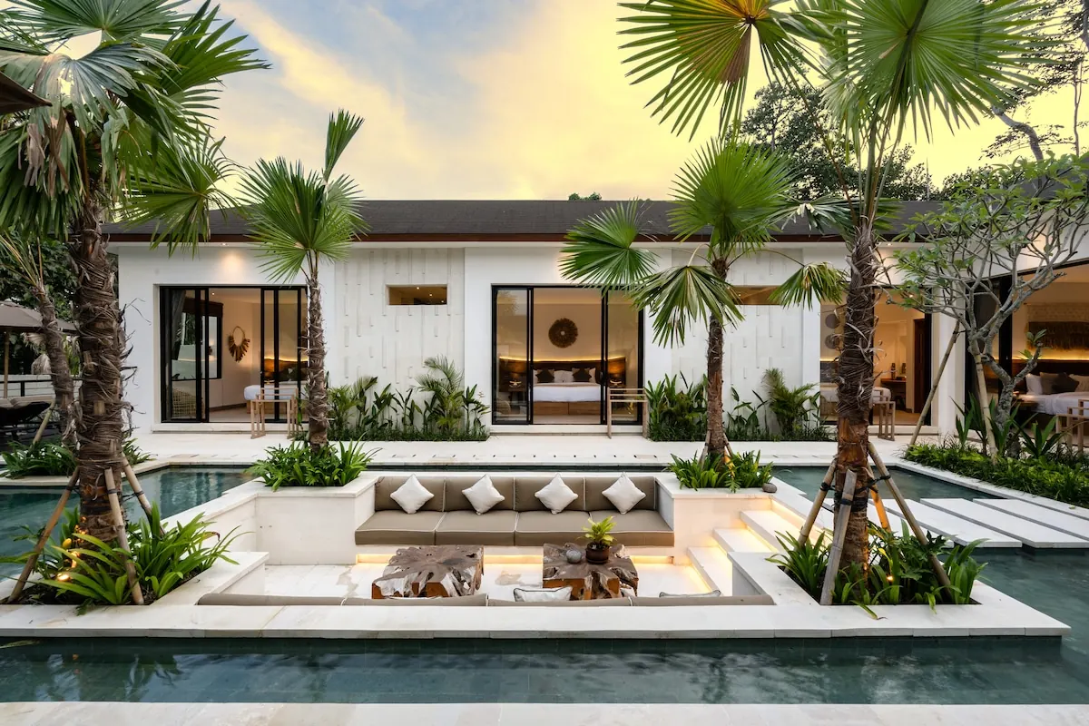 8 BR Tropical-Modern Courtyard Estate Ubud — 8BR Estate Rental in Ubud — image 13