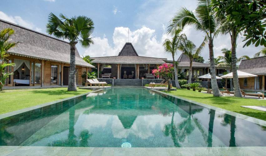 Kerobokan Villa 323 — image 3