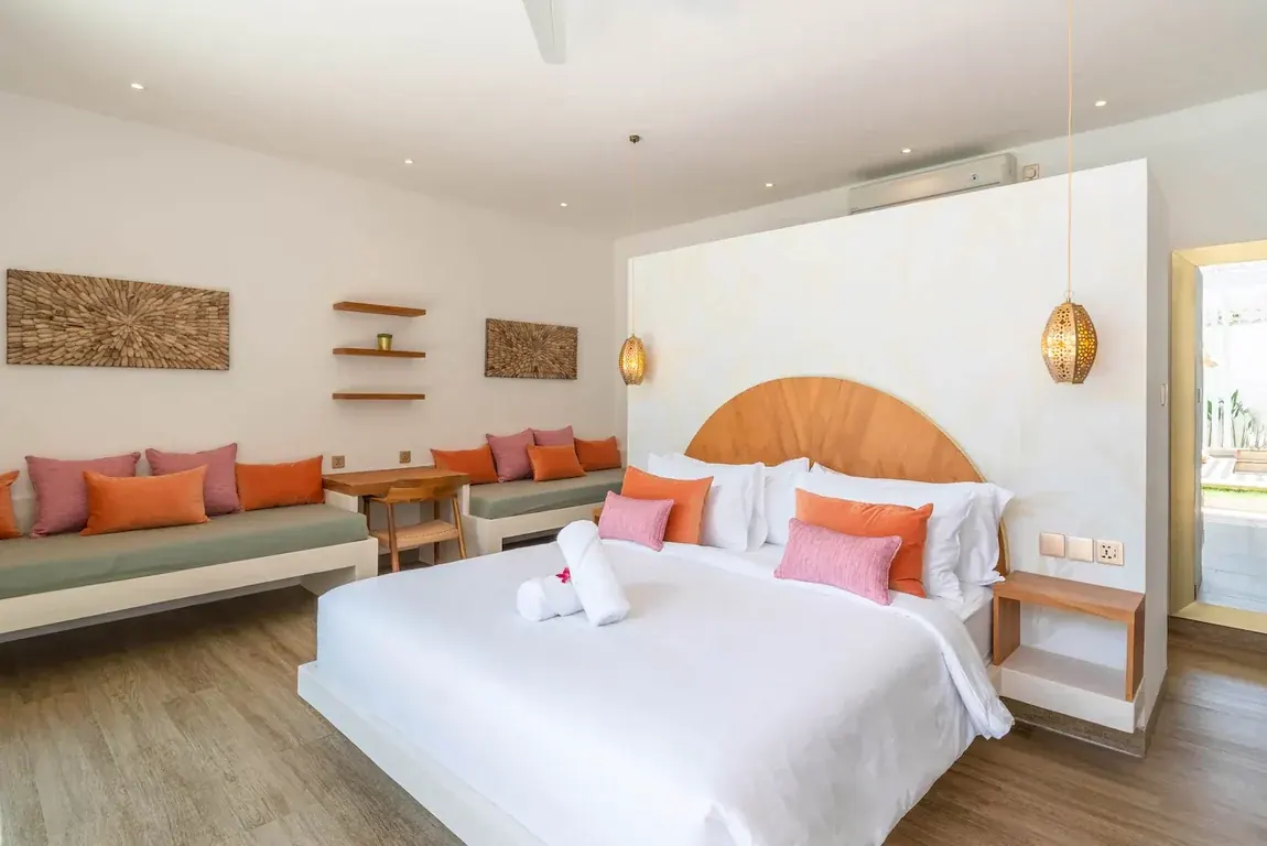 5 BR Beachfront Infinity-Pool Villa Canggu — 5BR Villa Rental in Canggu — image 12