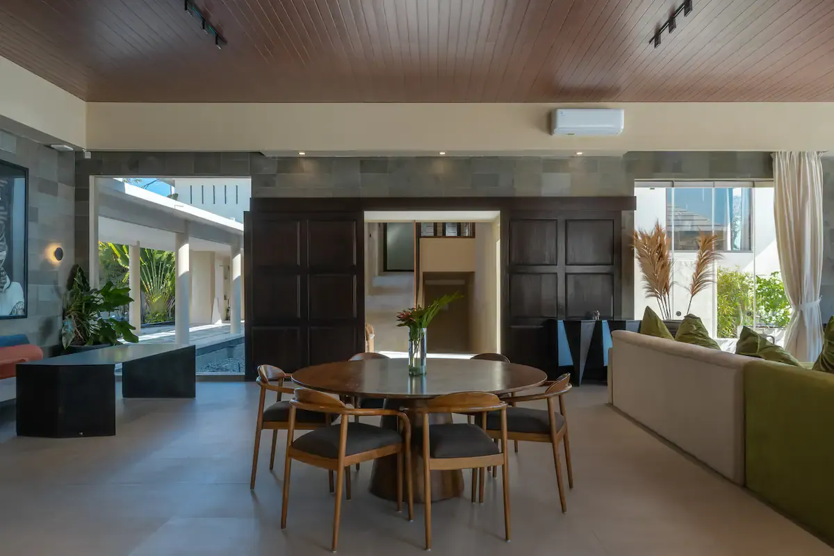 8 BR Infinity-Pool Cinema Estate Uluwatu — 8BR Estate Rental in Uluwatu — image 13