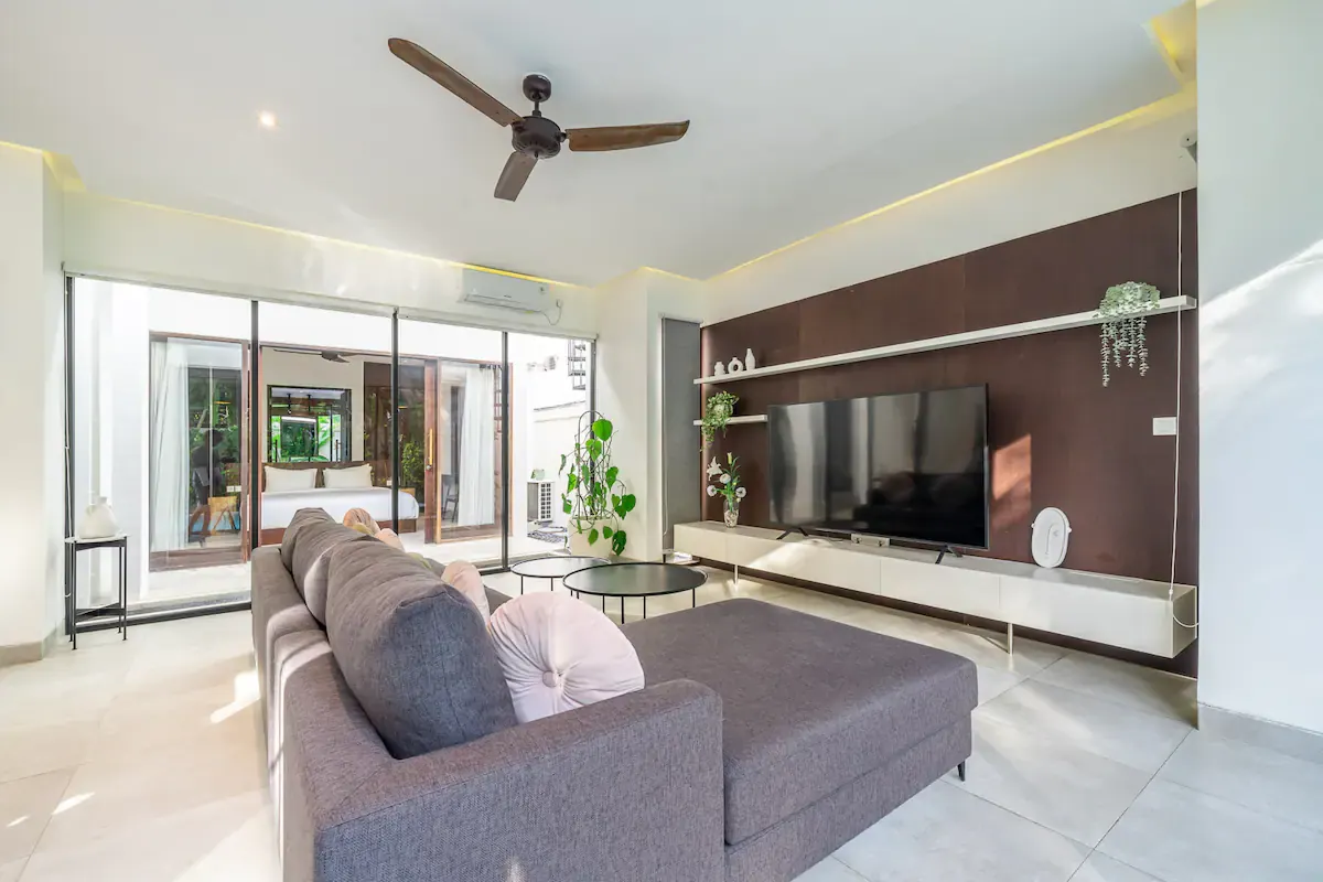 3 BR Walk-to-Beach Tropical-Modern Villa Canggu — 3BR Villa Rental in Canggu — image 5