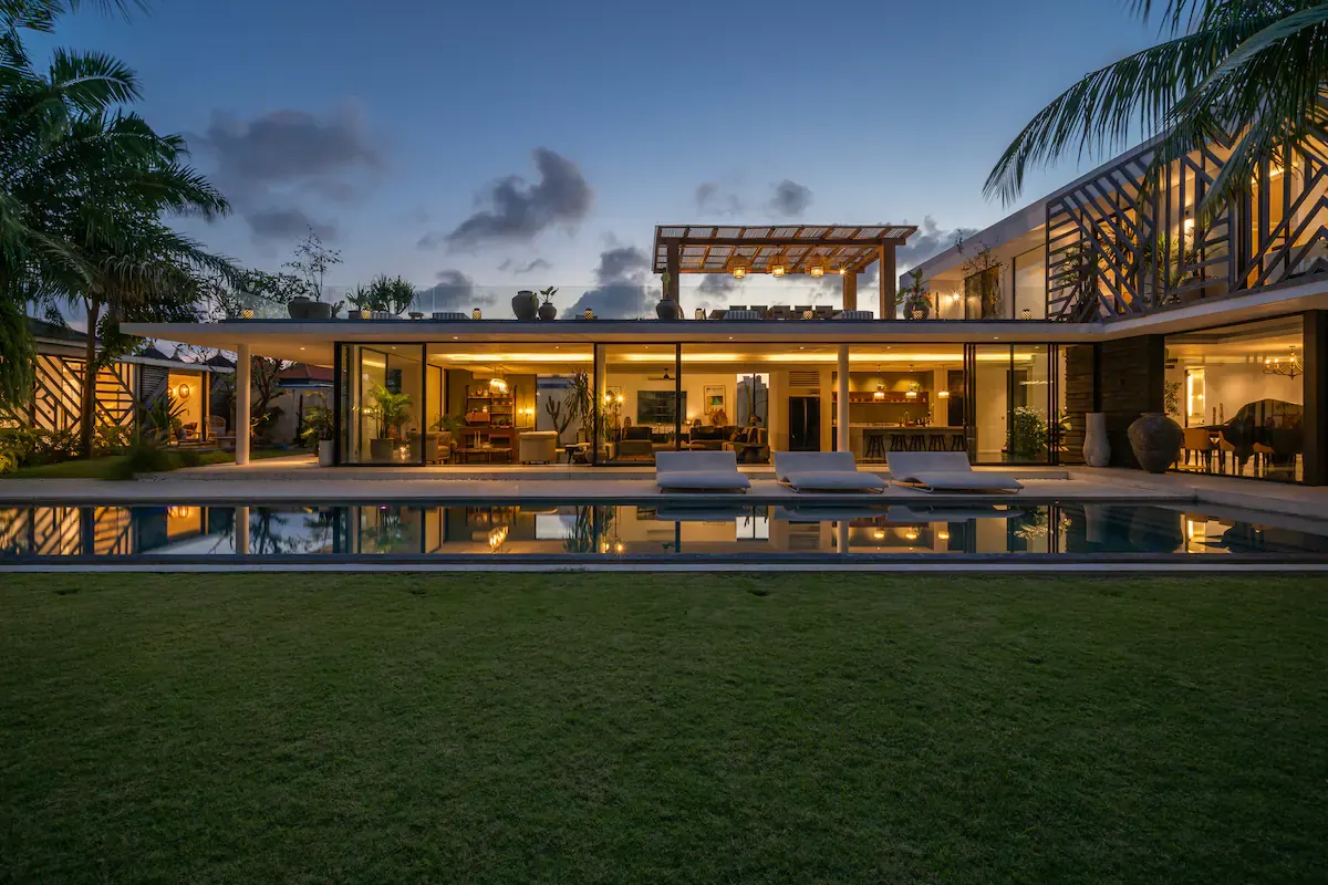 6 BR Bohemian Walk-to-Beach Villa Seminyak — 6BR Villa Rental in Seminyak — image 6