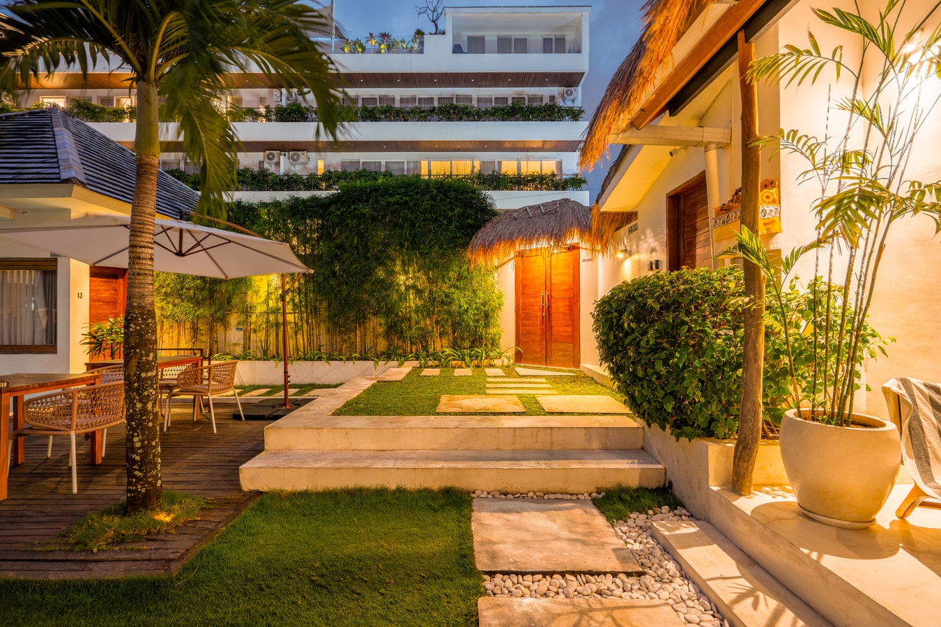 Stylish 1BR Apartment in Canggu | Balcony & Pool Access - Canggu, Bali — image 15