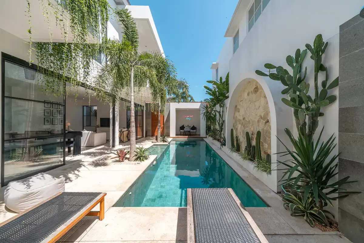 4 BR Modern Fully Staffed Villa Canggu — 4BR Villa Rental in Canggu — image 4