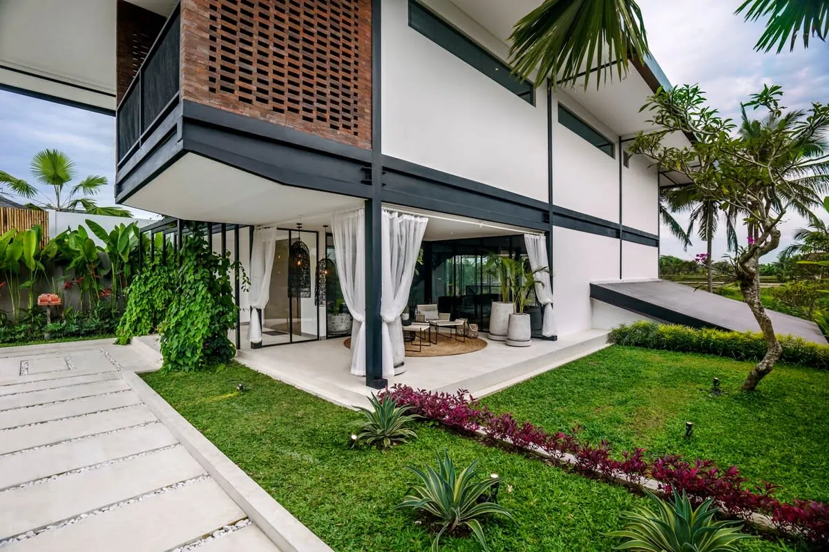 3 BR Industrial Tropical Garden House Ubud — 3BR House Rental in Ubud — image 5