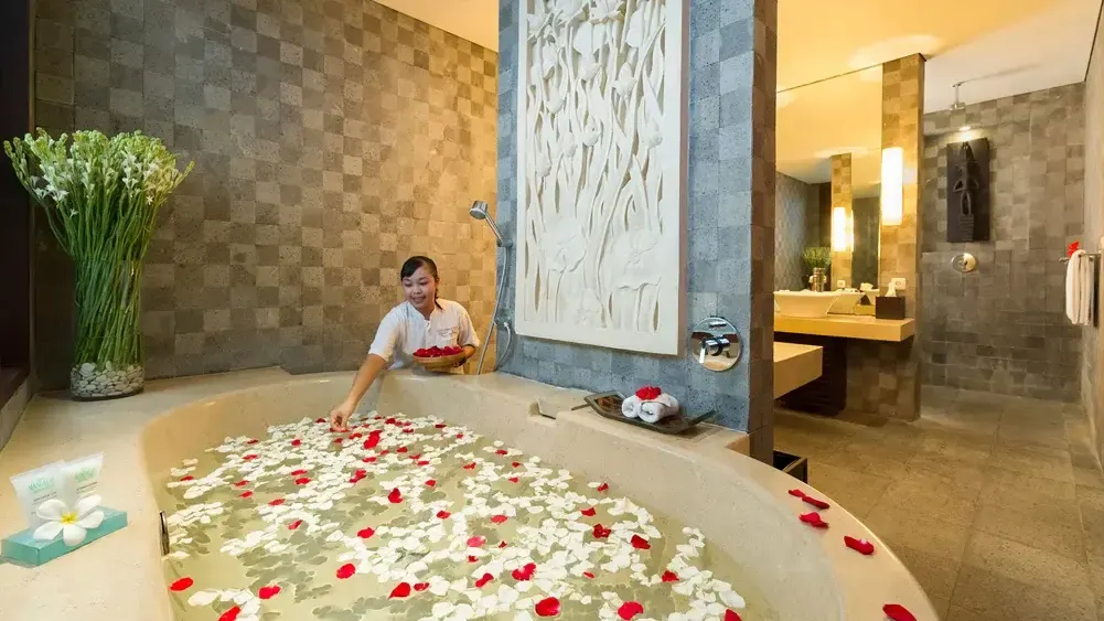 11 BR Rice-Field Tropical Garden Estate Canggu — 11BR Estate Rental in Seseh — image 13