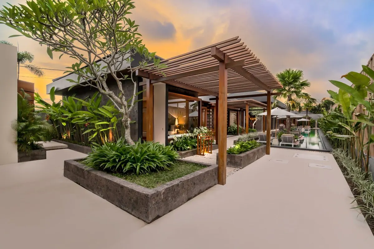 6 BR Stone Pool Retreat Ubud — 6BR Villa Rental in Ubud — image 16